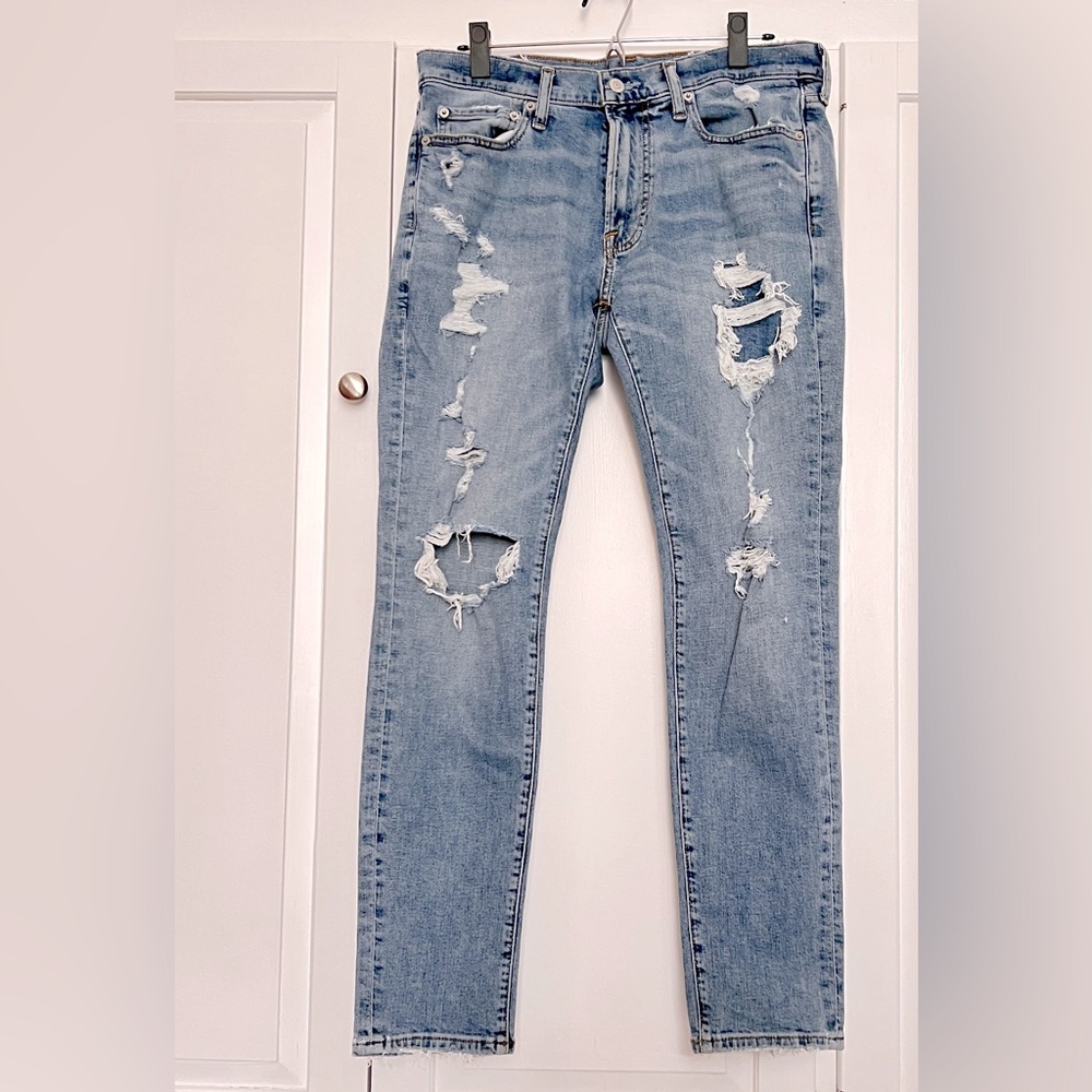 Abercrombie & Fitch Ripped Super Skinny Jeans Blue Light Wash distressed W32